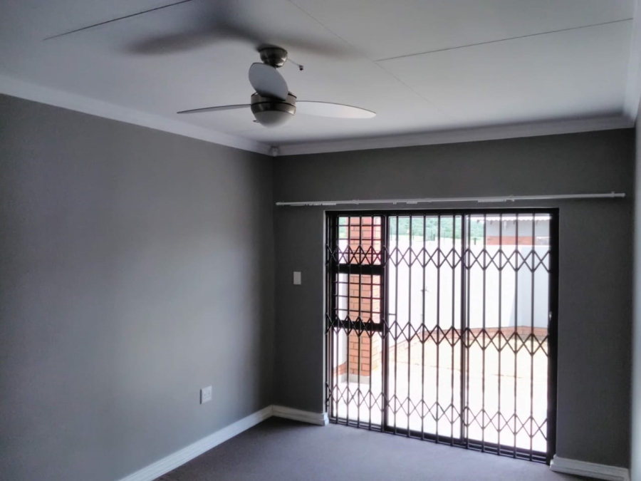 To Let 3 Bedroom Property for Rent in Somerton Estate Free State